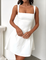 Reve Noir | Robe d’été élégante à col carré avec nœud et taille haute